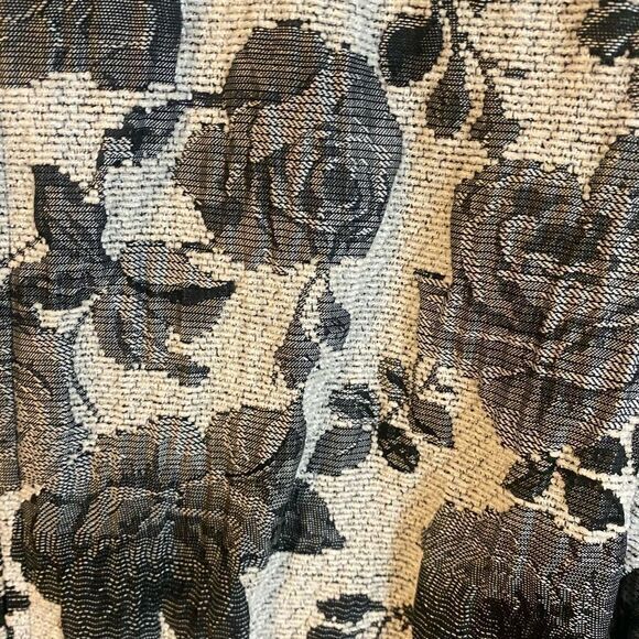 - Woman’s Alfred Dunner black and white coat size 14 HAS MARKS ON SLEEVES - Picture 2 of 11